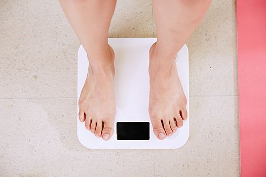 Терапевт Тихомирова назвала опасные болезни, на которые может указывать резкое похудение